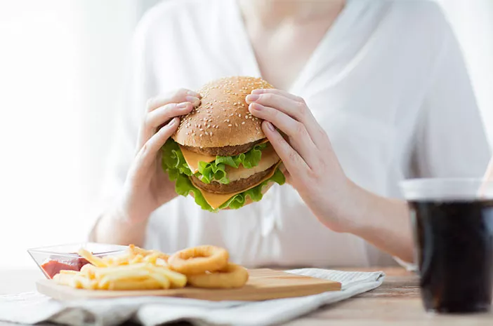 5 Makanan Pantangan untuk Pengidap Hipertensi