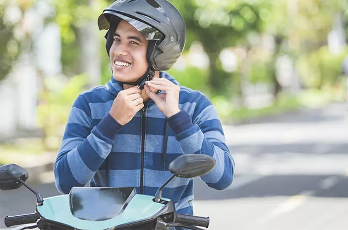 Naik Motor Enggak Pakai Helm Bisa Alami Trauma Kepala Ringan