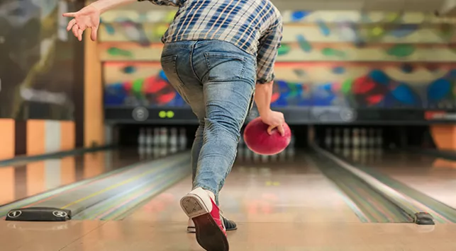 Enggak Cuma Mengurangi Stres, Ini Manfaat Olahraga Bowling