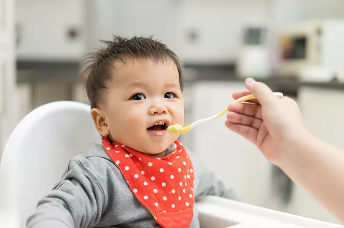 Begini Cara Tepat Mengatur Porsi MPASI untuk Si Kecil