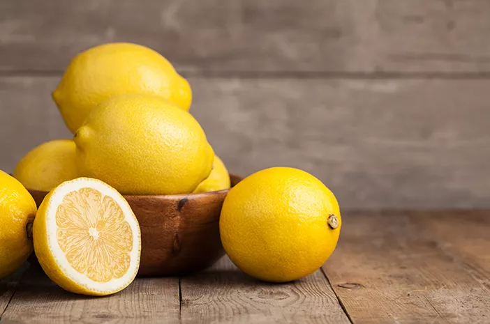 Turunkan Kolesterol Tinggi dengan Lemon, Ini Caranya