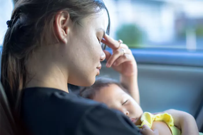 Postpartum Depression dan Baby Blues, Lebih Parah yang Mana?