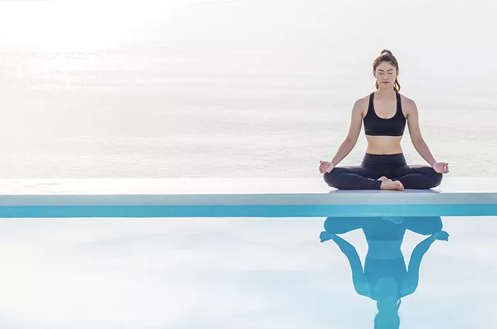 5 Gerakan Yoga untuk Atasi Rasa Cemas Selama Corona