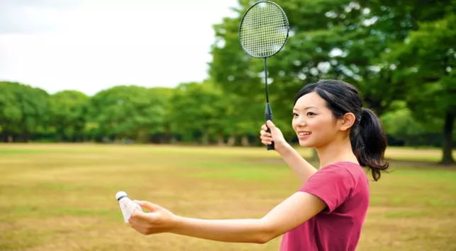 Sama-Sama Pakai Raket, Lebih Sehat Tenis atau Bulutangkis? 