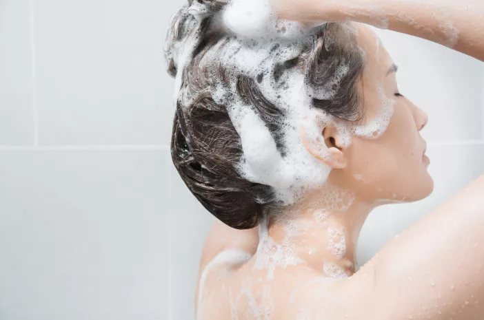 Perlukah Menggunakan Kondisioner Setelah Mencuci Rambut?