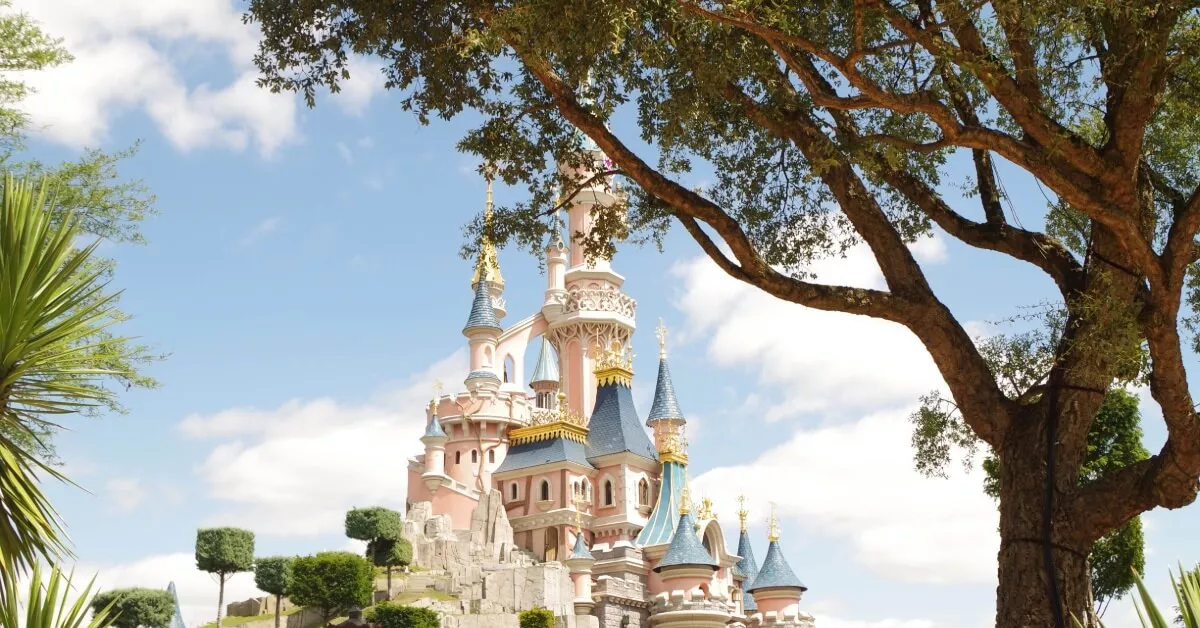 Pengunjung Disneyland Terancam Gagal Liburan karena Campak