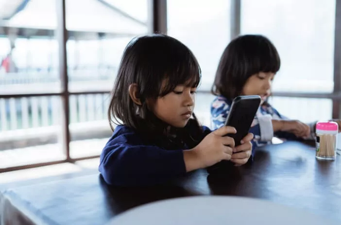 Kecanduan Smartphone, Ratusan Anak Masuk RSJ Cisarua