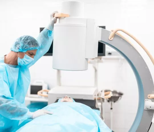 Menjalani C Arm Radiography Fluoroscopy, Apakah Risikonya?