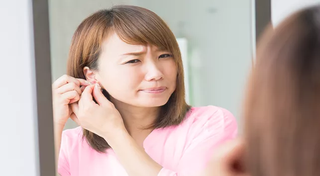 Punya Bisul di Telinga? Ini Penyebab dan Cara Mengatasinya