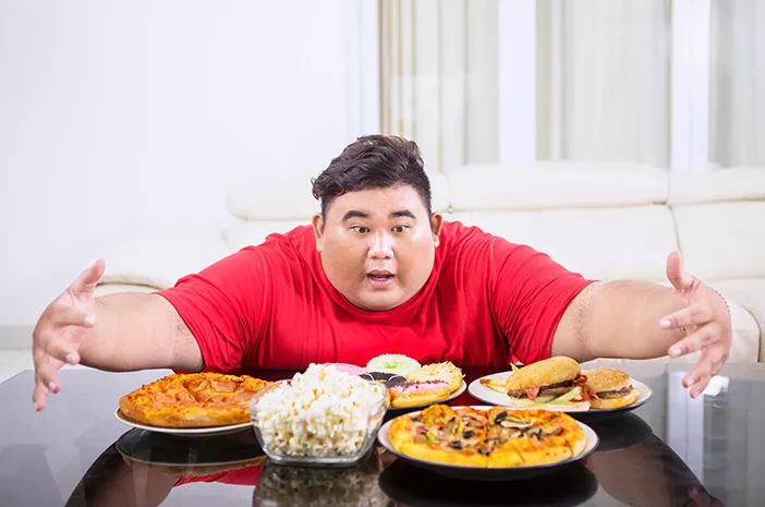 10 Gejala yang Dialami Pengidap Binge Eating Disorder