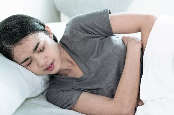 Posisi Tidur yang Efektif untuk Mengurangi Nyeri Haid