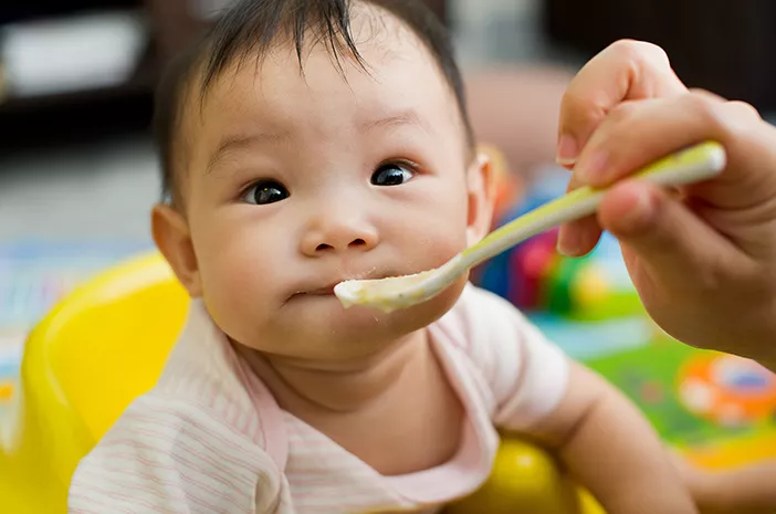 Bayi Mulai MPASI, Bolehkah Tambahkan Garam?