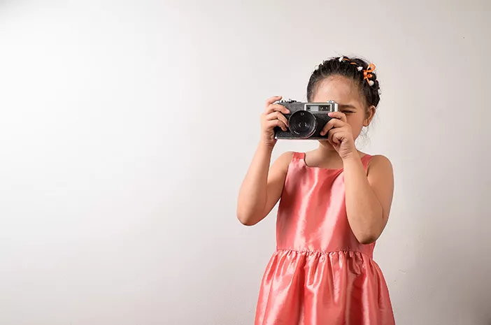 Ini Manfaat Mengajarkan Fotografi pada Anak