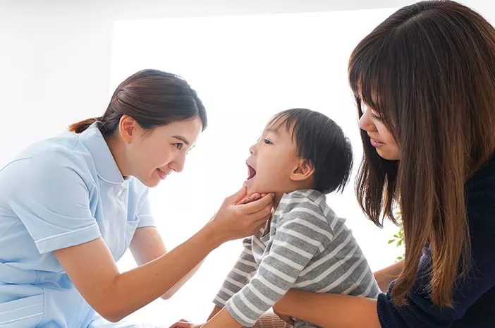 Kapan Sebaiknya Mengajarkan Anak Merawat Gigi?