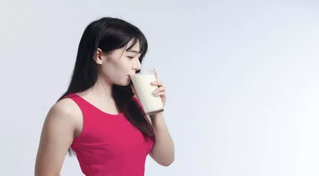 4 Manfaat Minum Susu untuk Orang Dewasa