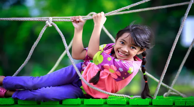 4 Tips Aman Anak Bermain di Playground