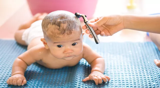 Yang Perlu Diperhatikan Sebelum Cukur Rambut Bayi