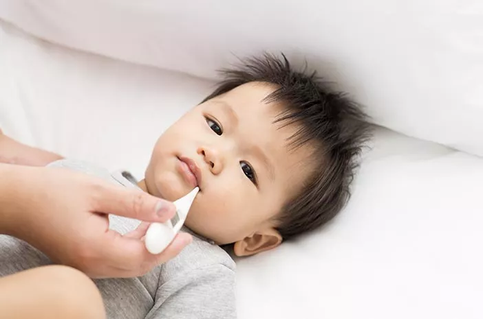 Minyak Bawang Bisa Kembalikan Suhu Normal Bayi Saat Panas?