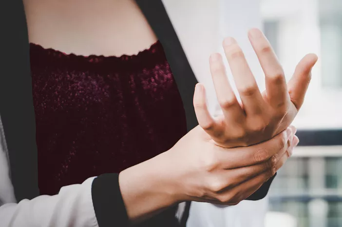 Sakit Seperti Tertusuk Jarum Jadi Tanda Artritis Gout