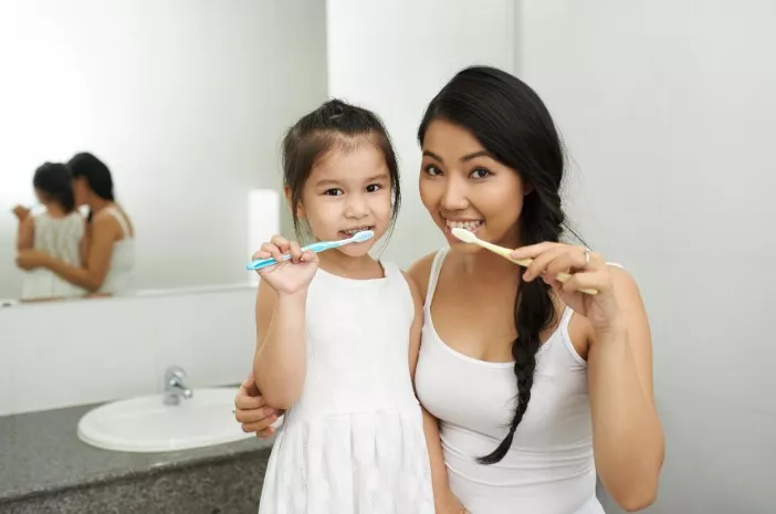 Pentingnya Mengajarkan Anak Menjaga Kesehatan Mulut dan Gigi 