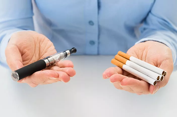 Rokok Tembakau Vs Vape, Mana Lebih Bahaya untuk Paru-Paru?