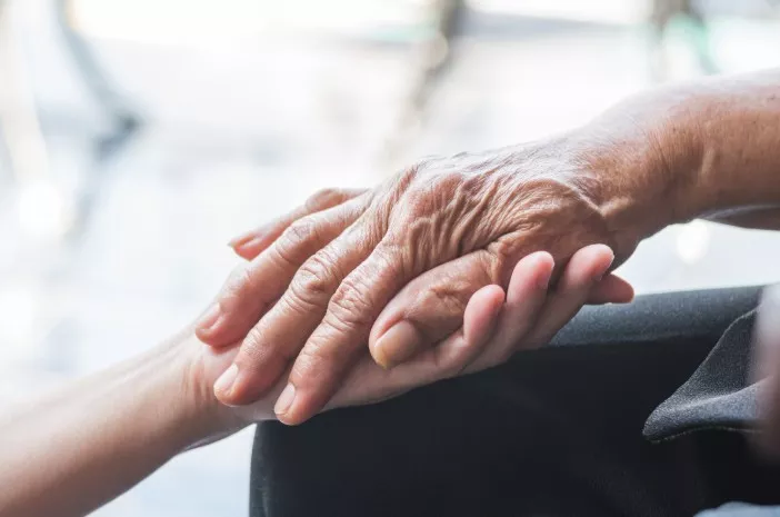 Jangan Anggap Remeh Tangan Sering Gemetar, Hati-Hati Gejala Penyakit Parkinson