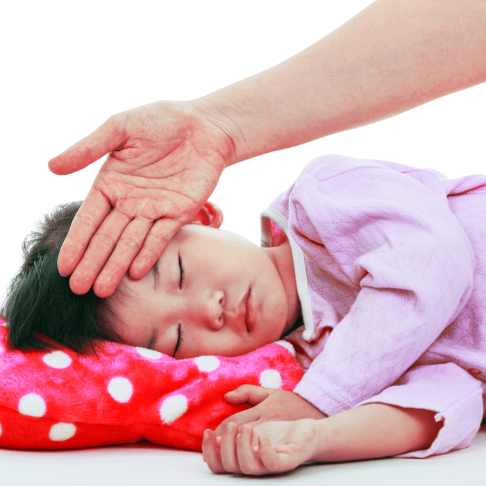 Cara mengatasi anak demam di malam hari