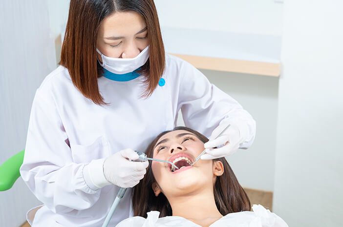 Dokter Gigi Umum dan Spesialis Bedah Mulut, Apa Bedanya?