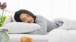 Beberapa manfaat tidur siang, yaitu meningkatkan daya ingat dan lebih produktif.