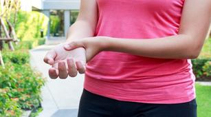 Kenapa Kaki dan Tangan Sering Terkena Parestesia?