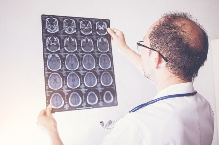 Ketahui Perbedaan Neurologi dan Neurosurgeon Ketahui Perbedaan Neurologi dan Neurosurgeon