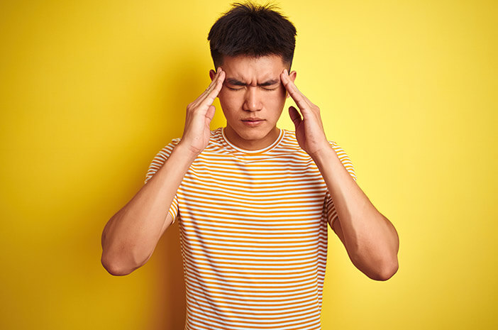 Sakit Kepala Menyerang saat di Kantor? Ini Cara Mengatasinya Sakit Kepala Menyerang saat di Kantor? Ini Cara Mengatasinya