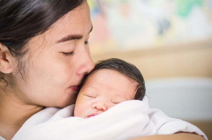 Stres Mengurus Newborn? Ibu, Lakukan 5 Hal Ini