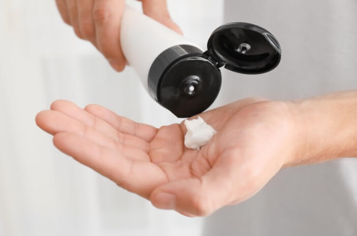 6 Tips Mengatasi Kulit Kering Bagi Pria saat Puasa