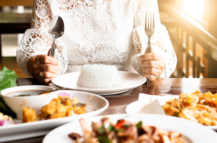 Hindari 6 Kebiasaan Makan Tak Sehat Ini saat Puasa Hindari 6 Kebiasaan Makan Tak Sehat Ini saat Puasa